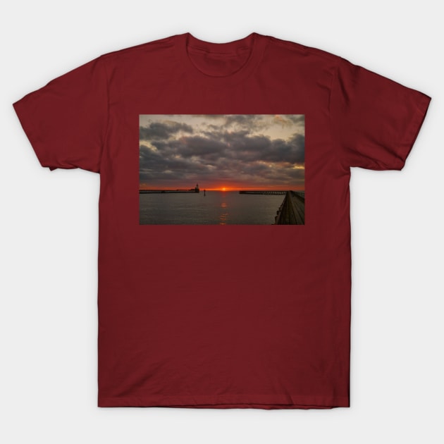 Sunrise at the mouth of the River Blyth T-Shirt by Violaman